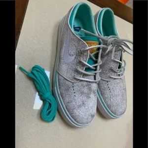 Nike SB Stefan Janoski Elite Flamingo Mens 7 shoe, excellent condition.