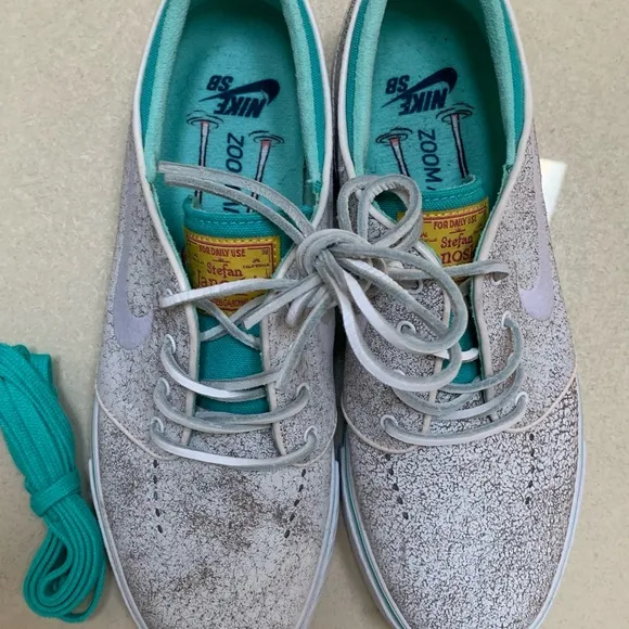 Nike SB Stefan Janoski Elite Flamingo Mens 7 shoe, excellent condition.