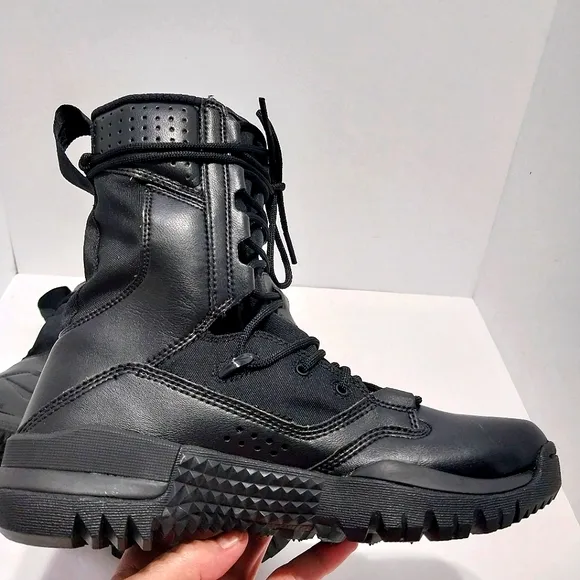 Nike SFB Field 2 8&quot; Tactical‎ Boots, NEW, 8W|6M|EUR 38.5