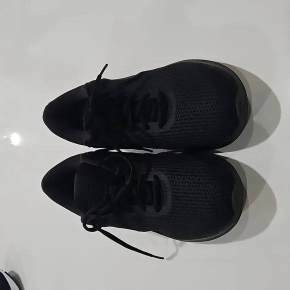 Nike Shoes Mens  Revolution 4 Low Running Sneakers 908999-002 Black Mesh Size 12