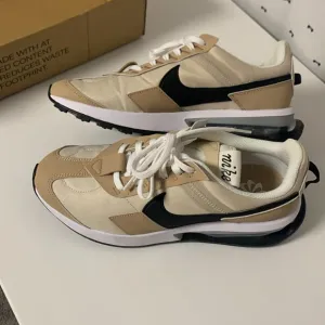 Nike W Air Max Pre-day shoes
