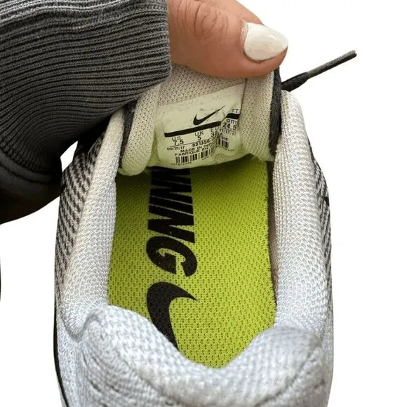 Nike Womens Gray White Air Zoom Pegasus 33 Running Sneakers Shoes Size 7.5