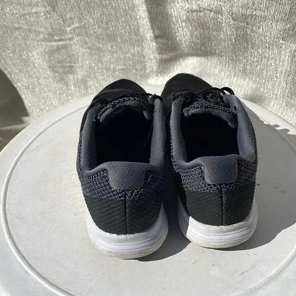 Nike Womens Revolution 3 819303-001 Black Running Shoes Sneakers Size 7.5