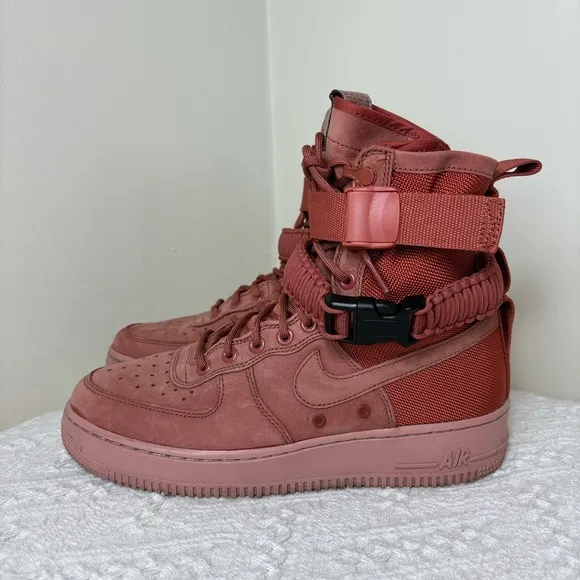Nike Women’s SF Air Force 1 Sneakers