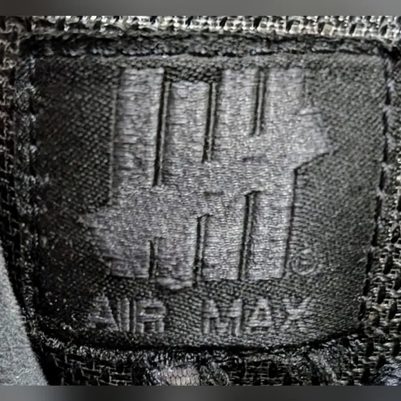 Nike x UNDEFEATED Air Max 90