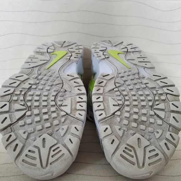 Nike Youth Air Barrage Low White BLK Volt Yellow Sneakers Shoes CK4355-103 Sz 6Y
