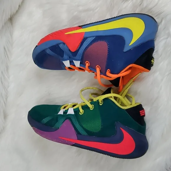 Nike Zoom Freak 1 Multi Total Kids Basketball Kids shoes sneakers size 5.5Y