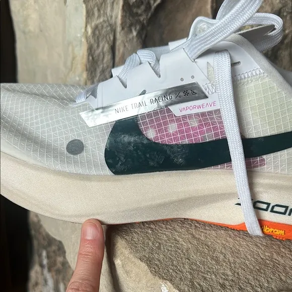 Nike ZoomX Women's Running Shoes - White and Pink