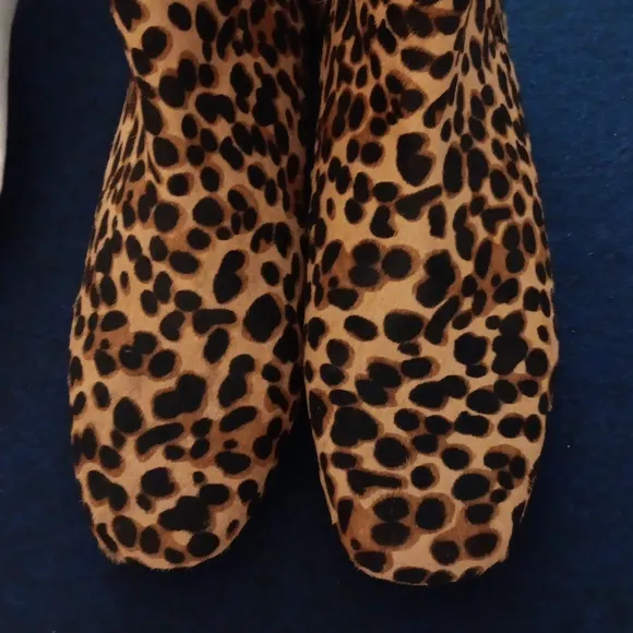 Nine West Leopard Leather Booties Size 9