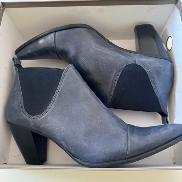 Nordstrom Fidji Navy Blue Leather Ankle Wood Heel Bootie Shoes EU Size 41.5