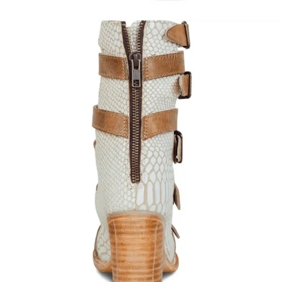 NWB Freebird by Steven “Bond” Leather Sandal - White Snake