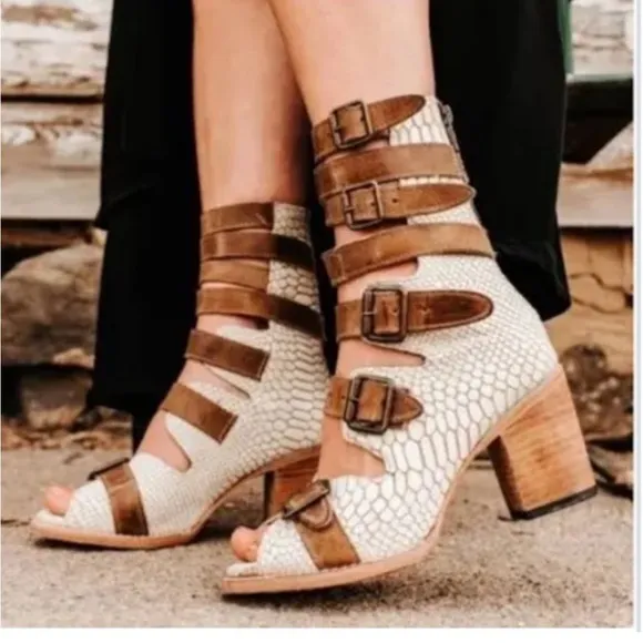 NWB Freebird by Steven “Bond” Leather Sandal - White Snake
