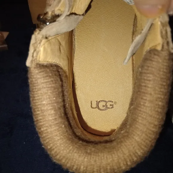 NWB UGG Women's Olive Leather High Top Sneakers Size 9