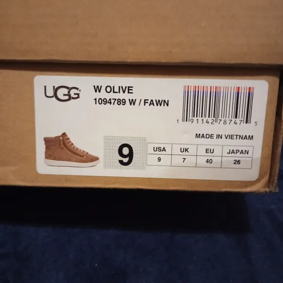 NWB UGG Women's Olive Leather High Top Sneakers Size 9