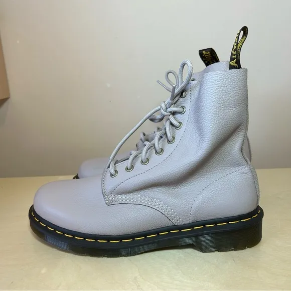 NWOB Dr Martens Pascal Boots sz 9