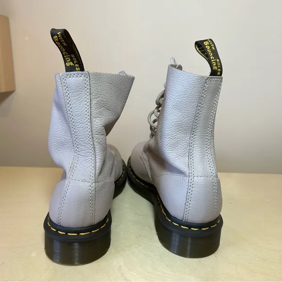 NWOB Dr Martens Pascal Boots sz 9