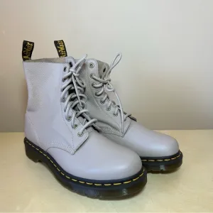 NWOB Dr Martens Pascal Boots sz 9