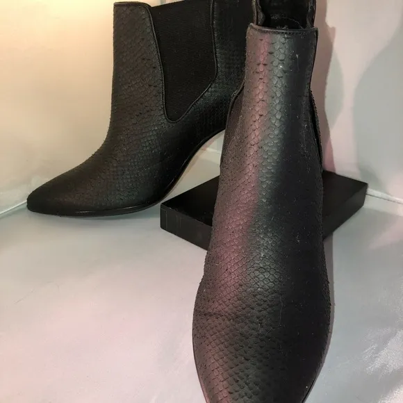 NWOB Ecco Heeled Boots