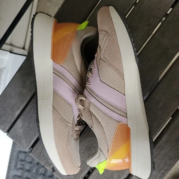 NWOB Keds Tiasa KC66169 Women's Tan/Multi Mesh Athletic Shoes - Size 8.5