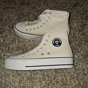NWOB  Rock &amp; Candy Platform Hightop Sneakers