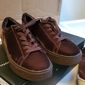 Nwob Vince Velvet Platform Sneakers