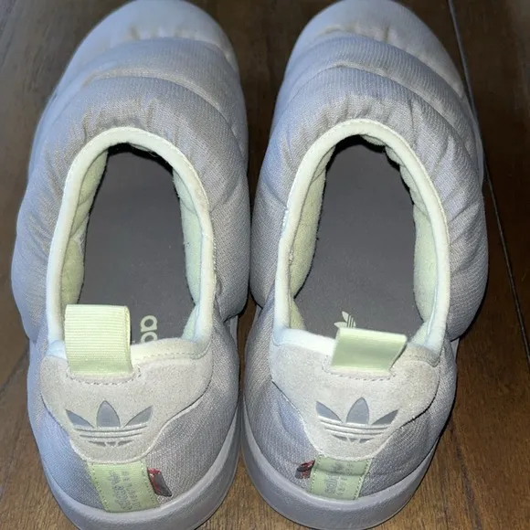 NWOT adidas Originals Puffylette Slippers