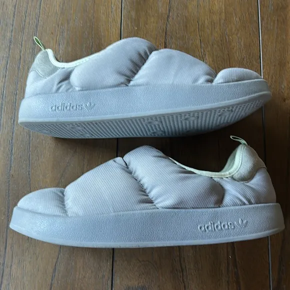 NWOT adidas Originals Puffylette Slippers