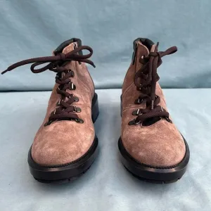 NWOT Aquatalia Liviana Taupe Suede Weatherproof Combat Hiker Boots, Size 8.5M