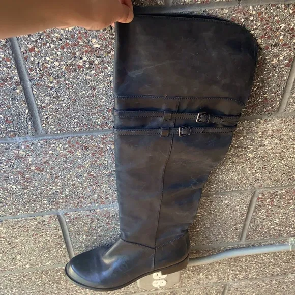 NWOT BCBG vintage black leather high boots, size 9 1/2