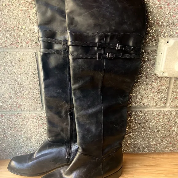 NWOT BCBG vintage black leather high boots, size 9 1/2