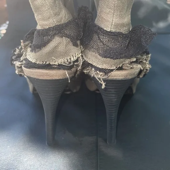 NWOT BETSEY JOHNSON Lizzzy Peep-Toe Boots Size 10. Gorgeous!