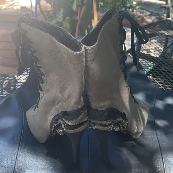 NWOT BETSEY JOHNSON Lizzzy Peep-Toe Boots Size 10. Gorgeous!