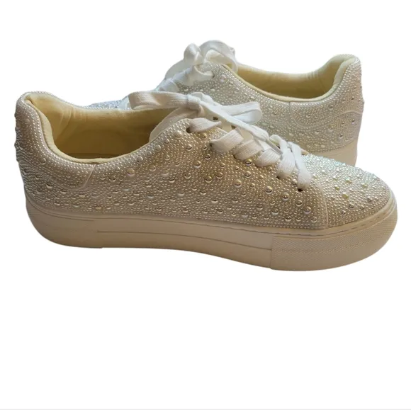 NWOT Betsey Johnson Sidny White Pearl Rhinestone Platform Sneakers Size 7.5M