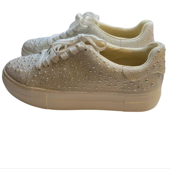 NWOT Betsey Johnson Sidny White Pearl Rhinestone Platform Sneakers Size 7.5M