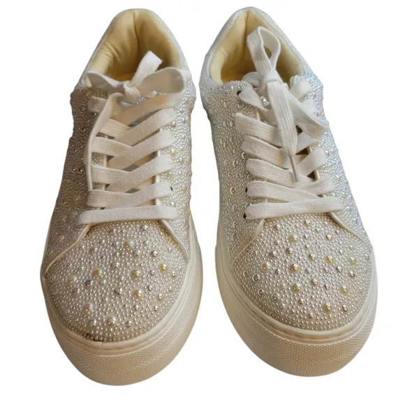 NWOT Betsey Johnson Sidny White Pearl Rhinestone Platform Sneakers Size 7.5M
