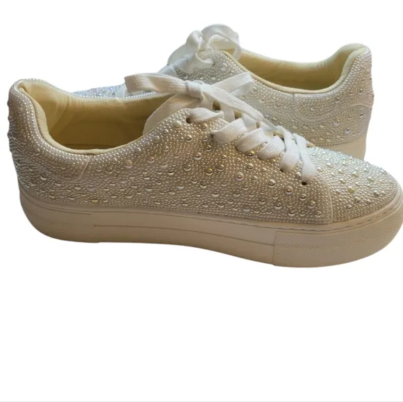 NWOT Betsey Johnson Sidny White Pearl Rhinestone Platform Sneakers Size 7.5M
