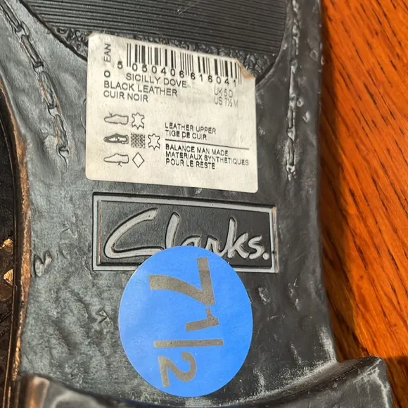NWOT CLARKS Womens Sicilly Dove Boots - size 7.5