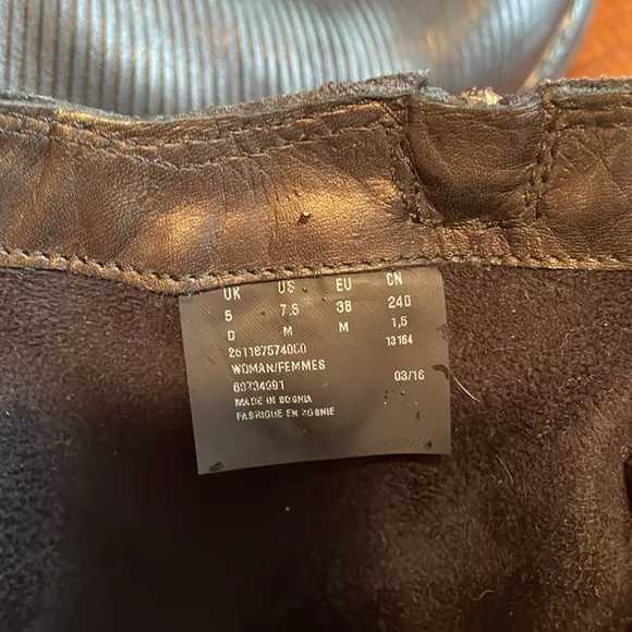 NWOT CLARKS Womens Sicilly Dove Boots - size 7.5