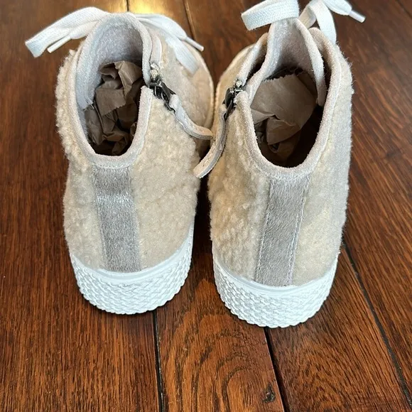 NWOT Dolce Vita Plush Veola high top sneakers size 8.5-9