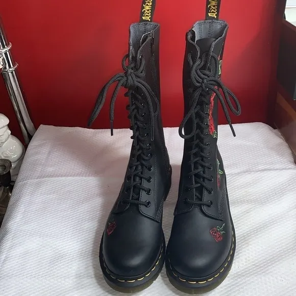 NWOT DR. MARTENS 1914 VONDA BOOTS2BA5​​​​​​