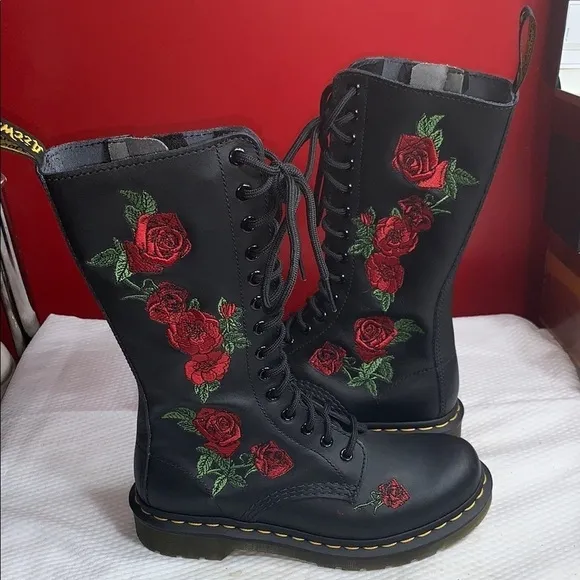 NWOT DR. MARTENS 1914 VONDA BOOTS2BA5​​​​​​