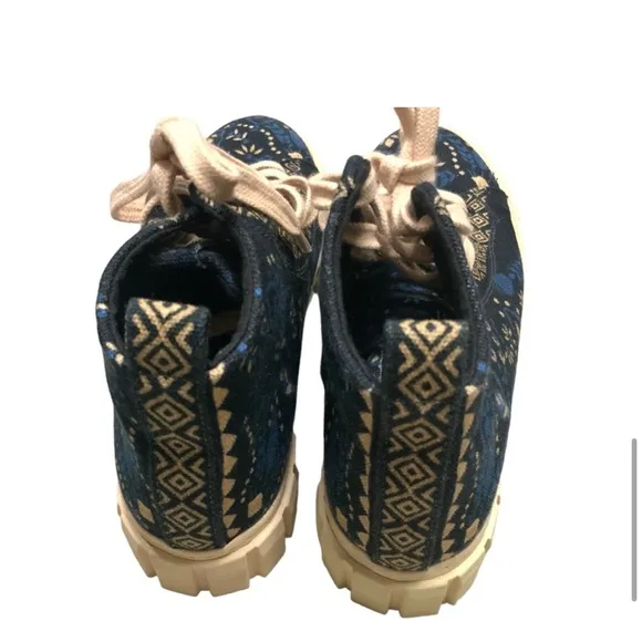 NWOT FARM RIO Mid Flat Form Sneaker Macaw Forest Black Blue