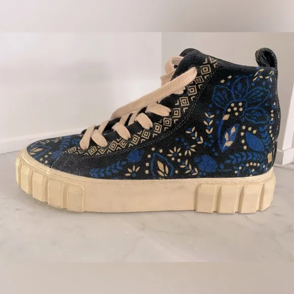 NWOT FARM RIO Mid Flat Form Sneaker Macaw Forest Black Blue