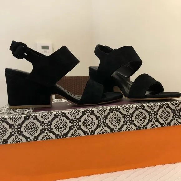 NWOT ISOLA shoes, size 7 1/2