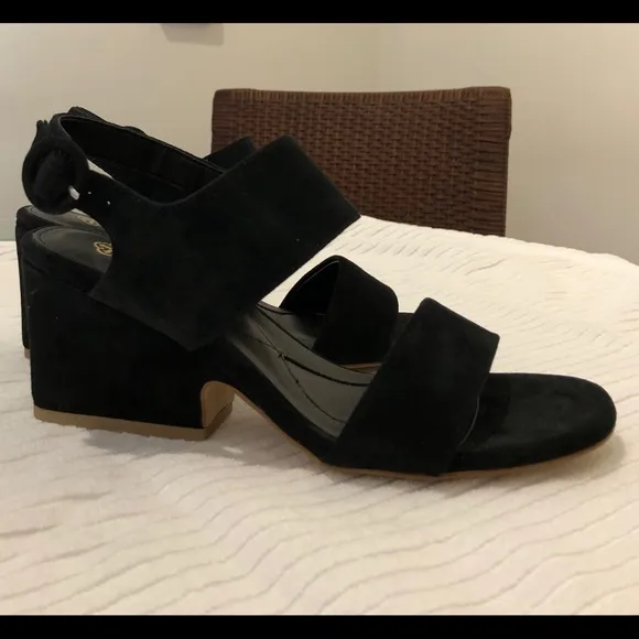 NWOT ISOLA shoes, size 7 1/2