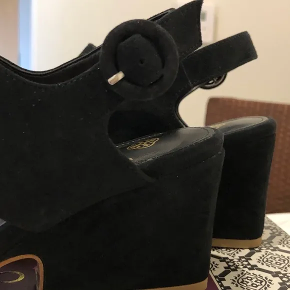 NWOT ISOLA shoes, size 7 1/2