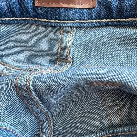 NWOT MOTHER The Twister Flood Ankle Flared Jeans, Size 24. Still In Stores.