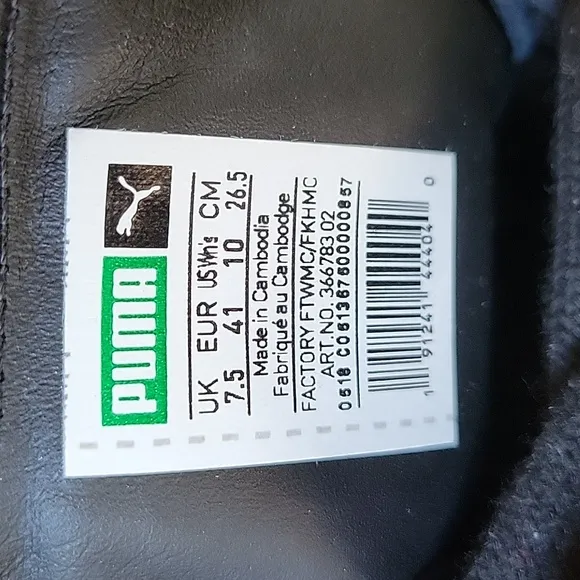 NWOT, Puma suede platform DigitEmb sneakers, black, size 10