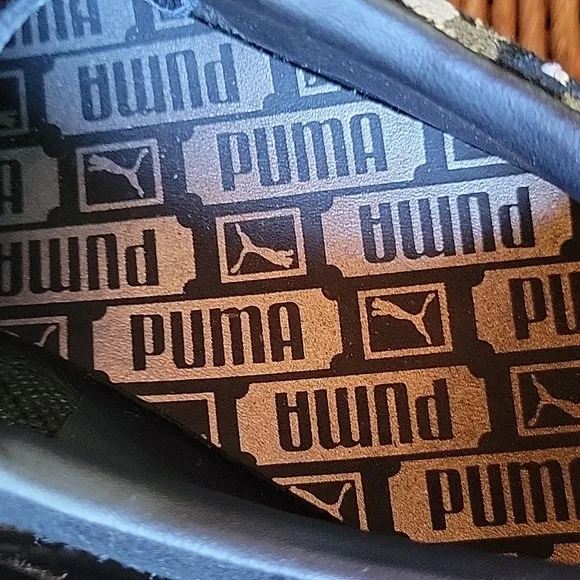 NWOT, Puma suede platform DigitEmb sneakers, black, size 10
