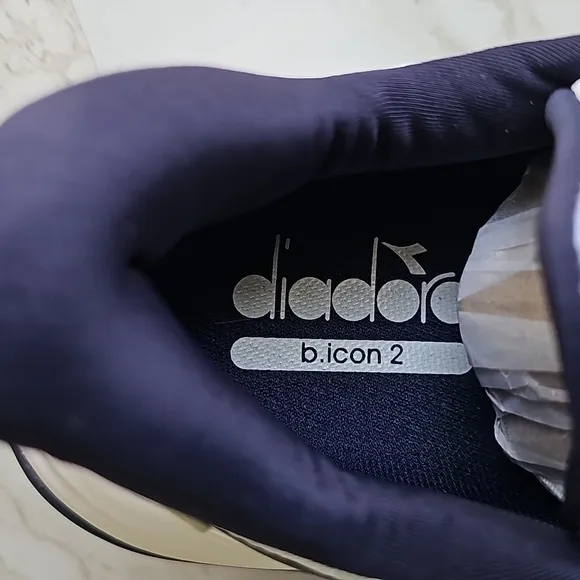 NWOT The Box Diadora B.ICON 2 Men's Tennis Shoes.